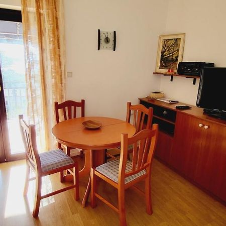 Apartments Italo By El-Pi Tours Нівице Екстер'єр фото