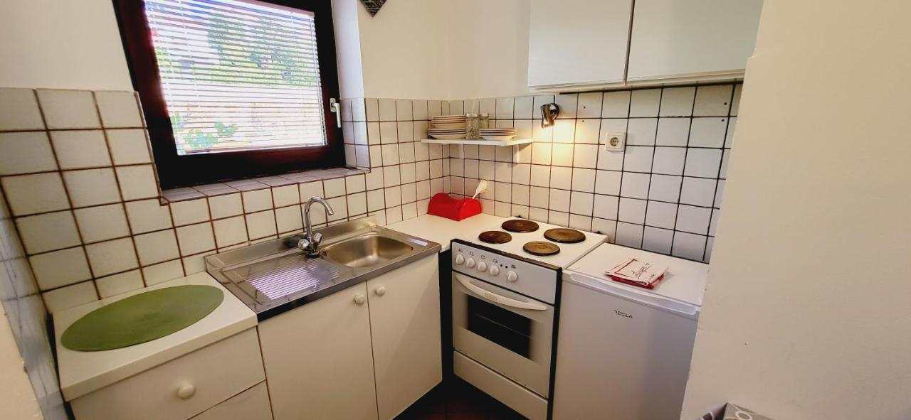 Apartments Italo By El-Pi Tours Нівице Екстер'єр фото