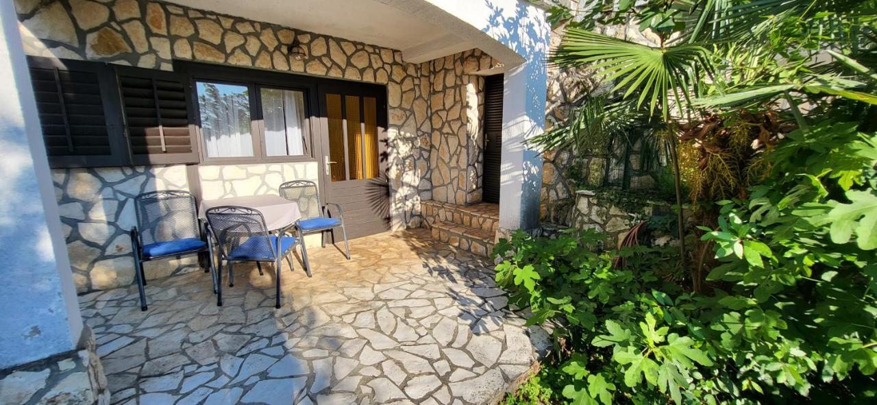 Apartments Italo By El-Pi Tours Нівице Екстер'єр фото