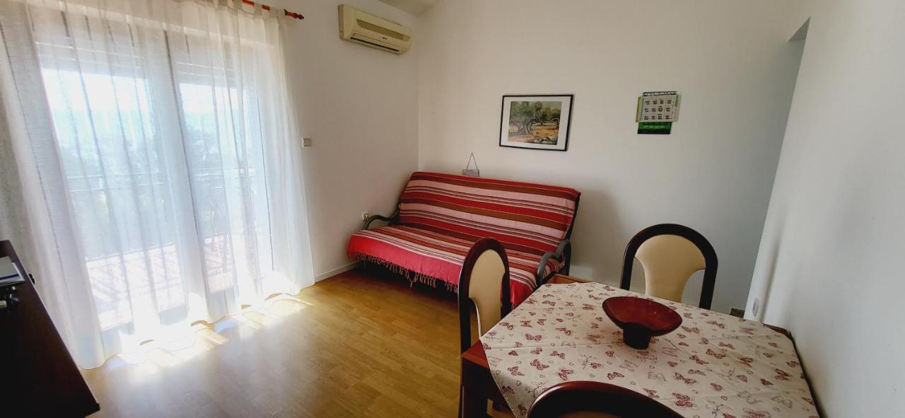 Apartments Italo By El-Pi Tours Нівице Екстер'єр фото